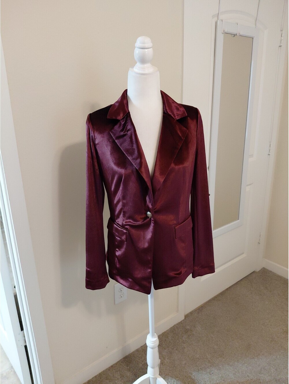 White House Black Market One-Button Velvet Blazer Size XS Burgandy EUC - Picture 1 of 8